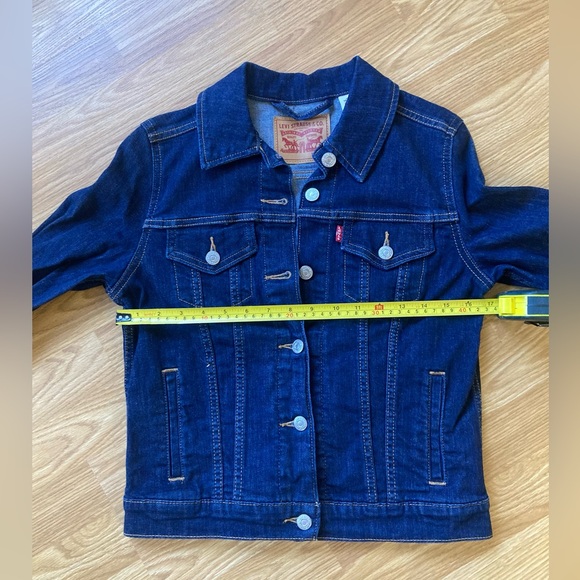 Levi’s dark wash size small Jean jacket - Picture 8 of 10